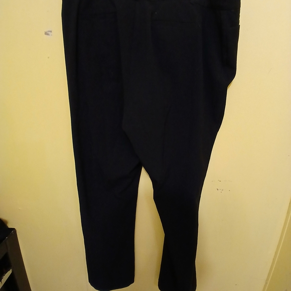 Briggs Women's Classic Black Straight Leg Pants - Picture 5 of 6